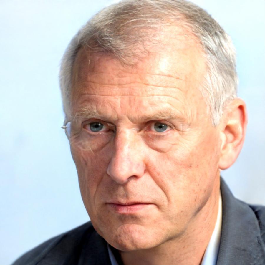 Portrait de Marc Dubois, analyste financier senior